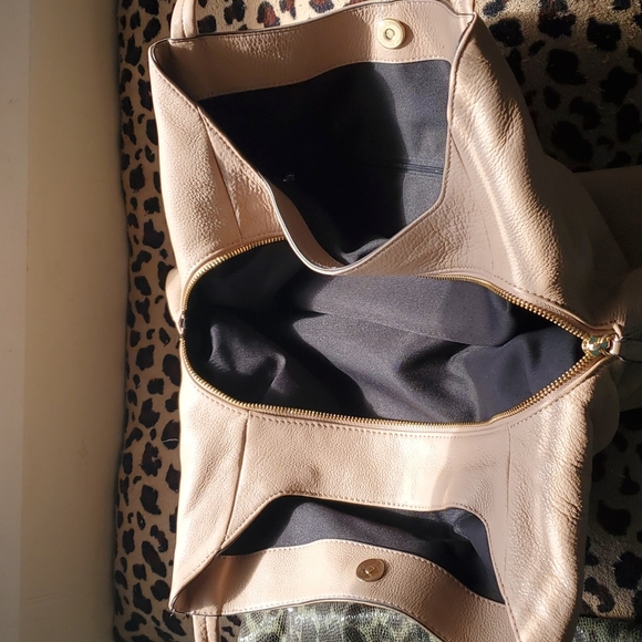 ***PRICE DROPPED***Vince Caputo blush colored handbag - Picture 2 of 4